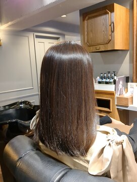 サロンドエー(SALON DE A) 伸ばしかけロングスタイル。