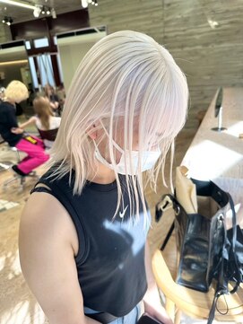 ヲタク(wotaku.) ホワイトカラーホワイトブリーチケアブリーチ切りっぱなしボブ