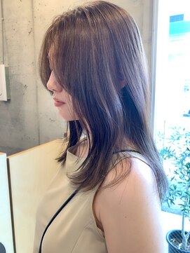 クラフト ヘア デザイン(CRAFT HAIR DESIGN) 【CRAFT渡邉】イルミナ ミルクティーグレージュ /レイヤーミディ