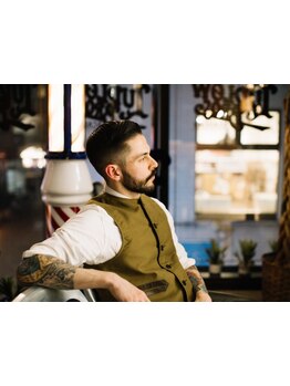 【21時まで営業】《長堀橋駅すぐ》仕事プライベート関係なくオシャレを楽しめるメンズヘアに