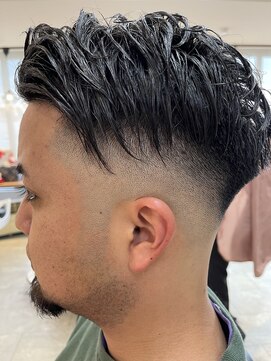 レオン 読谷店(LEON) フェード