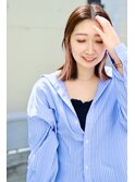 ピンクベージュのイヤリングカラー