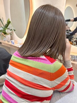 ヒビヲ(HIBIO) 切りっぱなしボブタッセルボブダブルカラーダークオリーブ