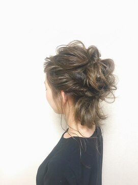 レーヴ(Reve) ゆるふわお団子アップアレンジ