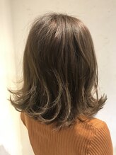 ラニ(Lani) 切りっぱなしロブ外ハネスタイル