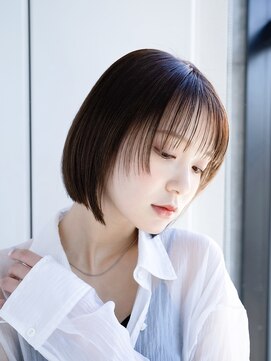 エインアンリー 表参道(AIN.ANLY.) セミディカールシアーカラー姫カット耳かけショートボブ顔まわり