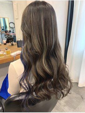 ガレリア エレガンテ 桑名店(GALLARIA Elegante) コントラストグレーハイライト＋インナーブルー