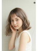 【ラベンダーグレージュ×柔らかウェーブボブ】