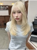 ホワイトブロンド/ケアブリーチ/レイヤーカット/梅田ハイトーン