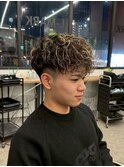 アップバングツーブロックダブルカラーブリーチメッシュ