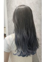 スイート(Suite) 裾ブルーグラデーション×透明感グレージュのアッシュロング
