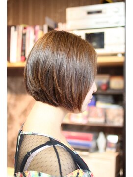 オーバーキャプテンネイキッド(OVER CAPTAIN NAKED) ベーシックボブ　（ローグラデーション）