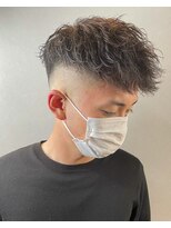 スキル(SKILL)&nbsp;ツイストパーマ スキンフェード 束感