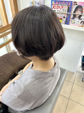 スタジオ アルファプラス 日暮里店(studio α+) ステップボーンカットカットボブショートハイライト白髪ぼかし