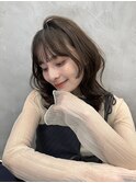 くびれ顔まわりレイヤー外ハネ韓国風ヘア