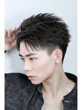 リップス 原宿(LIPPS) 大人気！フェザーアップバング！