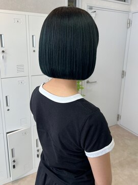 トレヘアー 京都 烏丸(tRe hair) 【グリーンブラック】 寒色カラー / タンバルモリ / 韓国風ボブ