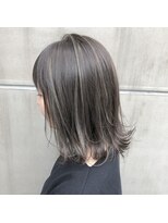 キラ 渋谷(KILLA)&nbsp;外ハネ無造作カールハイライト丸みショートボブディ前髪【北間】