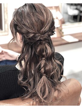 ヘアールームキュー(HAIR ROOM quu+) おしゃれ♪ハーフアップ