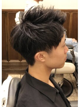 ヒロギンザ 銀座本店(HIRO GINZA) ツーブロックアップバングスタイル