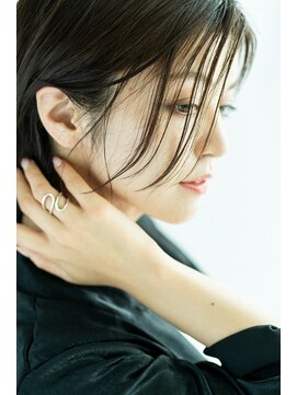 クレールバイケンジ(Claire by KENJE) スリークな外ハネヘア