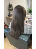 透明感のあるフォギーベージュ