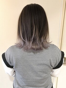 コマド(Comado) 【冬スタイル★Check★】ほんのりパープル×裾カラー×外ハネ