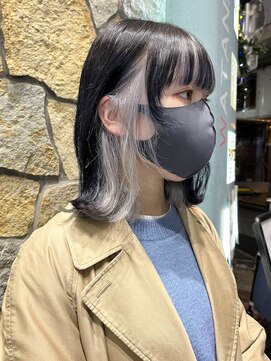 ホワイト 梅田(white) #ブラック×ホワイトシルバー/ロングボブ