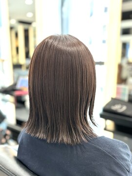 エアー 銀座タワー(AIR) 【透明感のあるグレージュベージュカラー 外ハネスタイル】