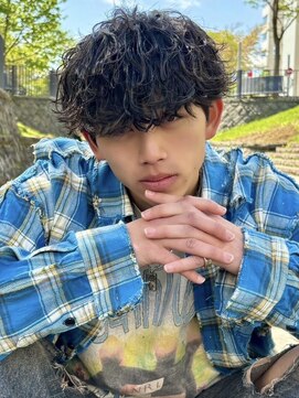 オム ブランシェ(HOMME BLANCHE’) シャドウパーマ黒髪マッシュ