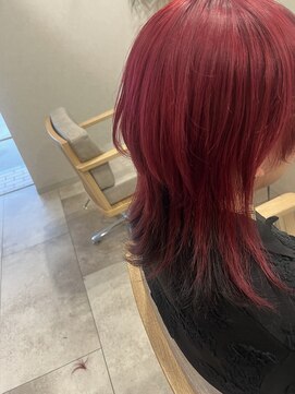 ミア(mia) ウルフカット、アンブレラカラー