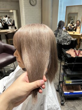 アフィナー(Afinar) エフェクトブリーチ◎ミルクティーベージュ【横浜/横浜駅】