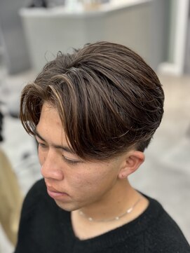 オーバルバイアピッシュ(OVARL by apish) フェザーパーマ/テーパーフェード/毛流れパーマ