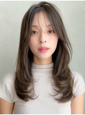 大人ガーリー似合わせミディアムレイヤーカットダークアッシュ