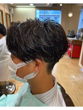 カットスタジオ141 パーマ　マッシュ　センターパート