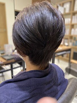 オリジンズ ヘアー(Origins hair) 美シルエット×マッシュボブカット!無造作羽感カールショート♪