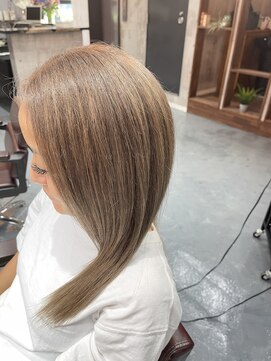 ハウル(Howl) 髪質改善/ケアブリーチ/ダメージレス/ミルクベージュ/枝毛抑え/