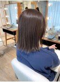 切りっぱなしボブ　グレージュカラー