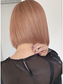 透明感のあるピンクベージュ ボブ