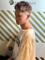 バーバーバー アカバネ(BARBER-BAR AKABANE)&nbsp;おしゃれなクルーカット×ブリーチオンカラー 透明感カラー