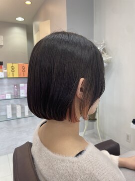 リファインド ギフト ヘアー ステージ(Refined gift HAIR STAGE) 新感覚髪質改善トリートメントワンレングスミニボブ