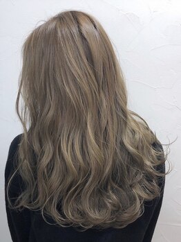 シャンティ 琴似店(Shanti)の写真/【HPB AWARD 2025BESTSALON SILVERPrize受賞】トレンドカラーでイメチェン♪透明感upするカラーを体感♪