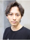 サイドパートのメンズウルフカット