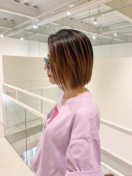 首が綺麗に見えるボブ×きりっぱなし