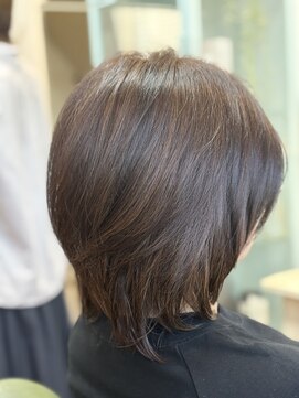 ツヤ感ダークブラウンカラー