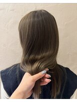 ホロ 渋谷(hollo) オリーブベージュ ダブルカラー 透明感カラー ベージュカラー