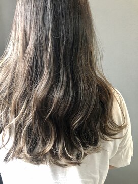 ペネロープ(Penelope) 透明感カラー/ハイライト/イルミナカラー　　担当　夕島