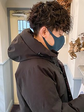 フレーム なんば店(FRAME) スパイラルパーマ束感カットツーブロックショートマッシュ