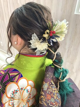 リリィ(Lily) ワイヤーポニーアレンジ