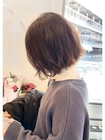 ブレンドバイハピネス(Blend by happiness)&nbsp;20代30代40代　前下がり　切りっぱなしボブ　グレージュ